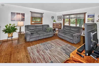 10380 S Chicago Rd, Oak Creek, WI 53154 - Photo 5