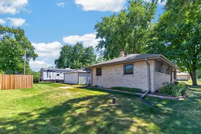 10380 S Chicago Rd, Oak Creek, WI 53154 - Photo 33