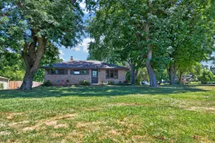 10380 S Chicago Rd, Oak Creek, WI 53154 - Photo 35