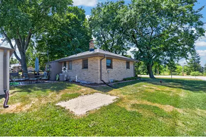 10380 S Chicago Rd, Oak Creek, WI 53154 - Photo 31