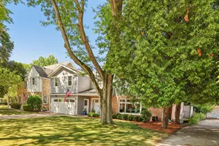 5109 N Woodburn St, Whitefish Bay, WI 53217 - Photo 3