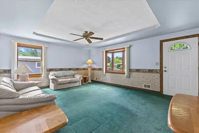 725  Oak St, South Milwaukee, WI 53172 - Photo 7