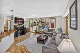 1004 E Garfield Ave, Milwaukee, WI 53212 - Photo 7