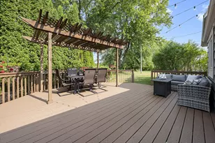 8680 N Regent Rd, Fox Point, WI 53217 - Photo 17