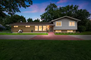 8680 N Regent Rd, Fox Point, WI 53217 - Photo 23
