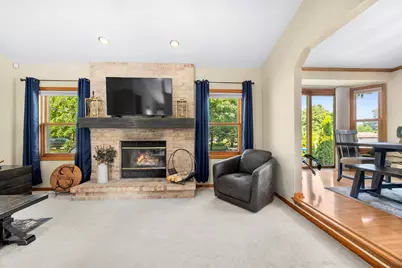 W145N10546  Heritage Hills Pkwy, Germantown, WI 53022 - Photo 9
