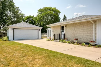 N87W18091  Summit Dr, Menomonee Falls, WI 53051 - Photo 25