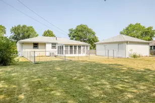 N87W18091 Summit Dr, Menomonee Falls, WI 53051 - Photo 23