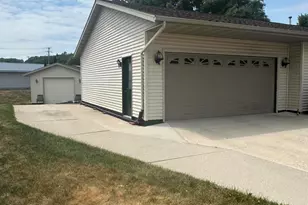 429 Wilson St, Plymouth, WI 53073 - Photo 7