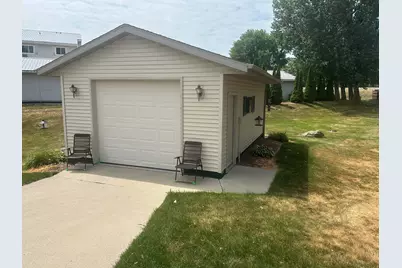 429  Wilson St, Plymouth, WI 53073 - Photo 3
