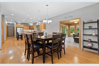 8620 S Hunting Park Dr, Franklin, WI 53132 - Photo 9