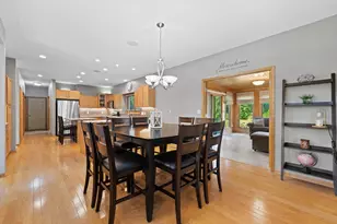 8620 S Hunting Park Dr, Franklin, WI 53132 - Photo 9