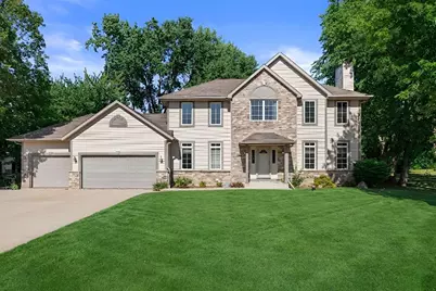 8620 S Hunting Park Dr, Franklin, WI 53132 - Photo 1