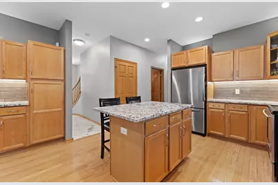 8620 S Hunting Park Dr, Franklin, WI 53132 - Photo 17