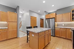 8620 S Hunting Park Dr, Franklin, WI 53132 - Photo 17