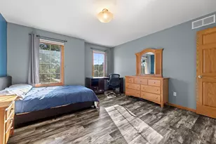 8620 S Hunting Park Dr, Franklin, WI 53132 - Photo 25