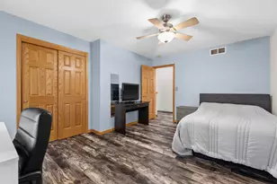 8620 S Hunting Park Dr, Franklin, WI 53132 - Photo 29