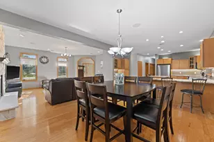 8620 S Hunting Park Dr, Franklin, WI 53132 - Photo 7