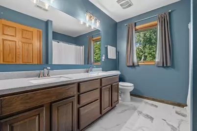 8620 S Hunting Park Dr, Franklin, WI 53132 - Photo 27