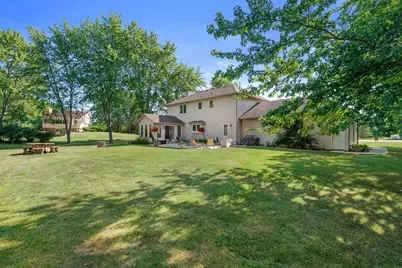8620 S Hunting Park Dr, Franklin, WI 53132 - Photo 39