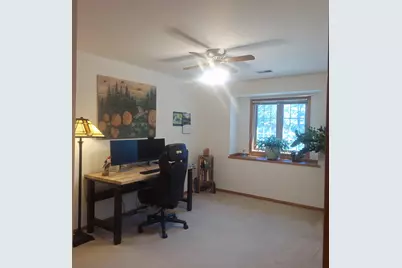 817  Quinlan Dr #E, Pewaukee, WI 53072 - Photo 5