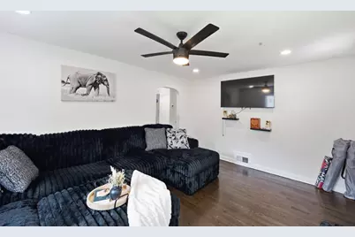 4555 N 39th St, Milwaukee, WI 53209 - Photo 9