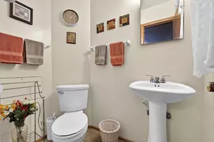 2410 Monroe Ave, Racine, WI 53405 - Photo 15