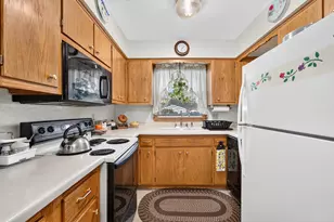 2410 Monroe Ave, Racine, WI 53405 - Photo 7