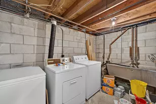 2410 Monroe Ave, Racine, WI 53405 - Photo 17