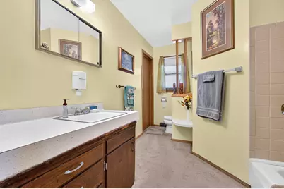 2410  Monroe Ave, Racine, WI 53405 - Photo 11