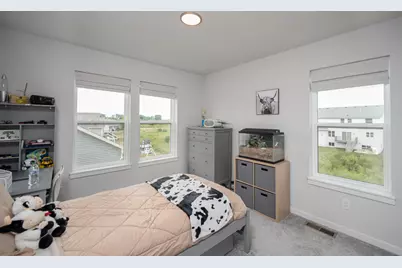 3755  Perennial Pkwy, Racine, WI 53126 - Photo 11