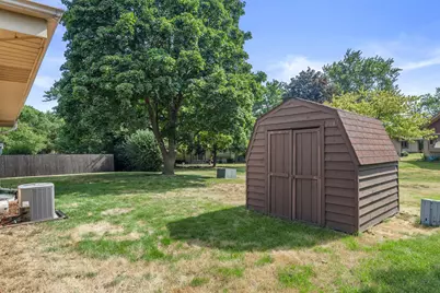 4972 S 65th St, Greenfield, WI 53220 - Photo 35