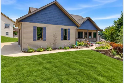 548  Fox River Hills Dr, Racine, WI 53185 - Photo 1