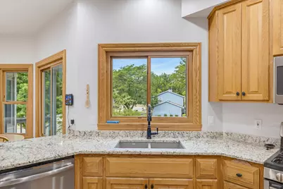 548  Fox River Hills Dr, Racine, WI 53185 - Photo 5