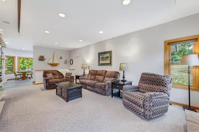 548  Fox River Hills Dr, Racine, WI 53185 - Photo 13