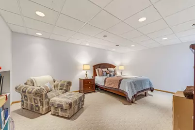 548  Fox River Hills Dr, Racine, WI 53185 - Photo 25