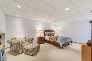 548 Fox River Hills Dr, Racine, WI 53185 - Photo 25