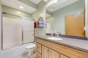 548 Fox River Hills Dr, Racine, WI 53185 - Photo 29