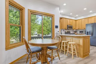 548 Fox River Hills Dr, Racine, WI 53185 - Photo 5