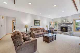 548 Fox River Hills Dr, Racine, WI 53185 - Photo 11