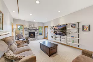 548 Fox River Hills Dr, Racine, WI 53185 - Photo 13