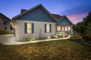 548 Fox River Hills Dr, Racine, WI 53185 - Photo 3