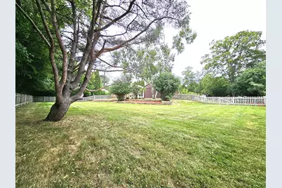 850 E Ellsworth Ln, Bayside, WI 53217 - Photo 19