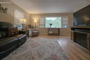 850 E Ellsworth Ln, Bayside, WI 53217 - Photo 29