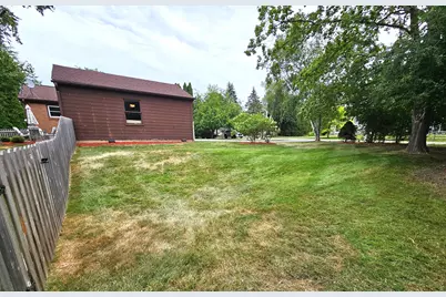 850 E Ellsworth Ln, Bayside, WI 53217 - Photo 33