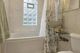 850 E Ellsworth Ln, Bayside, WI 53217 - Photo 45