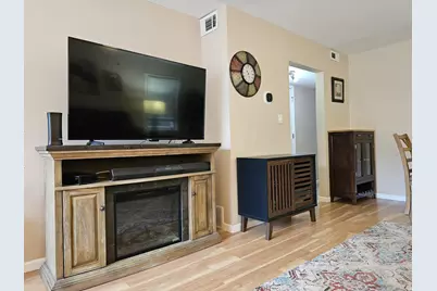850 E Ellsworth Ln, Bayside, WI 53217 - Photo 39