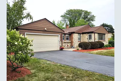 850 E Ellsworth Ln, Bayside, WI 53217 - Photo 3