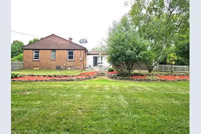 850 E Ellsworth Ln, Bayside, WI 53217 - Photo 21