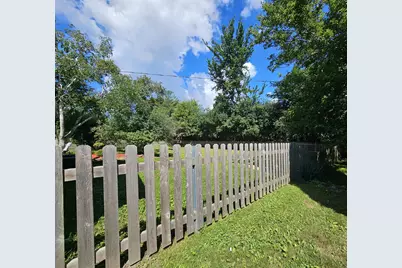 850 E Ellsworth Ln, Bayside, WI 53217 - Photo 19